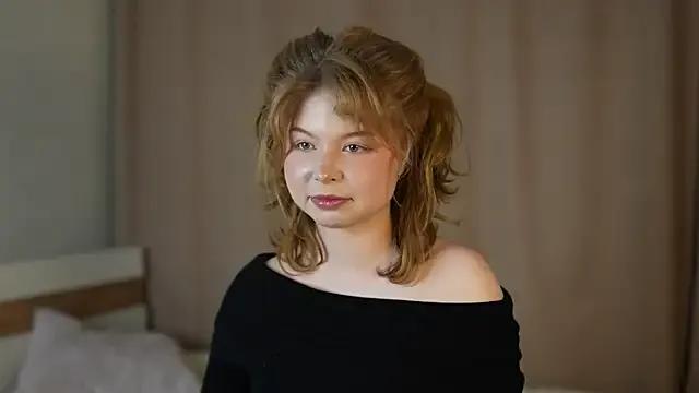 Stella_Vanila from StripChat is Freechat