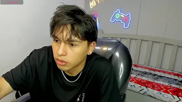 StiwenTwink from StripChat is Freechat