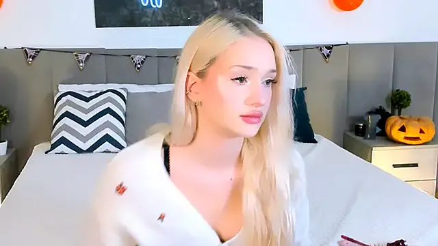 SugarWhisper from StripChat is Freechat