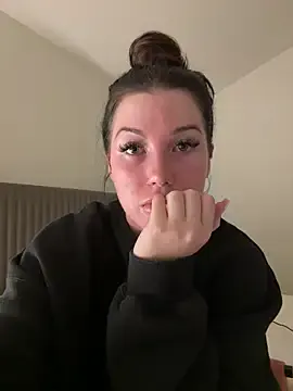 summermc_xx from StripChat is Freechat