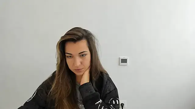 Summmmersky from StripChat is Freechat