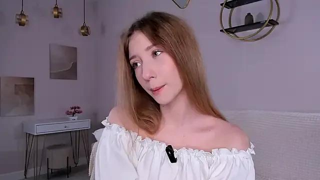 SunnivaCovil from StripChat is Freechat