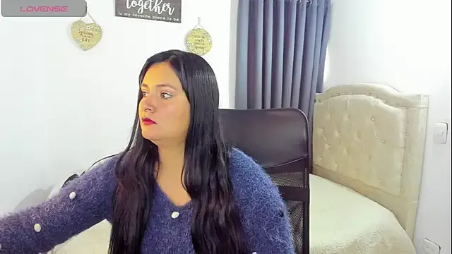 Sunnycurvymf from StripChat