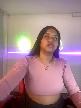 Sunset_mia from StripChat is Freechat