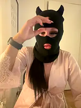 swedishbaddie from StripChat is Freechat