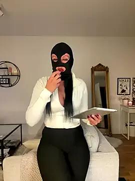 swedishbaddie from StripChat is Freechat