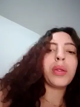 Sweet-diamondxxx from StripChat