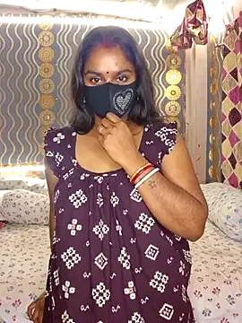 Sweet-Maddlina from StripChat is Freechat