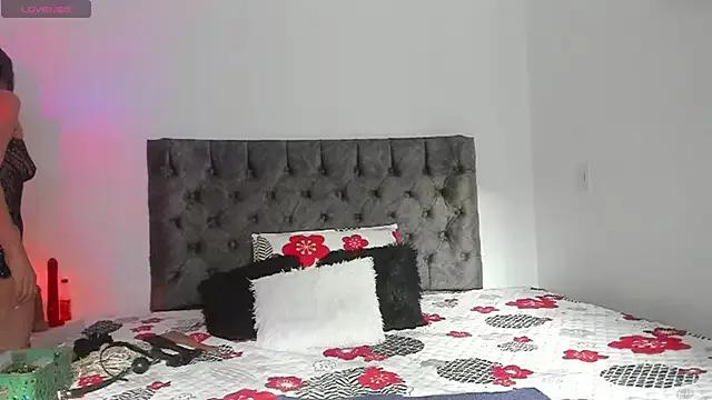 Girls: try live performances with matured performers, from dancing to quirks, in a variety of beautiful sex cams.