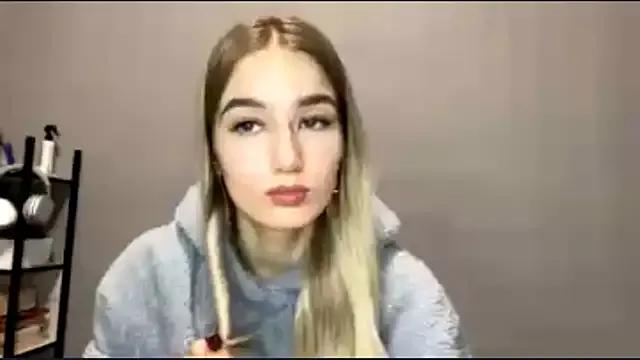 SweetCatherine from StripChat is Freechat