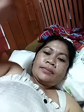 SweetChubbyMommy_02 from StripChat is Freechat