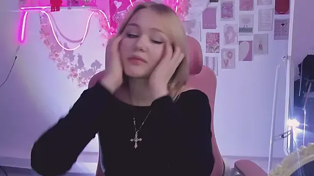 SweetCutie19 from StripChat is Freechat