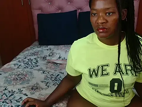 SweetDarkCherry from StripChat is Freechat