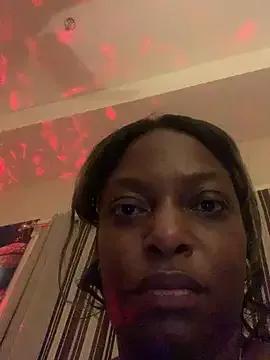 sweethoneypussi from StripChat is Freechat