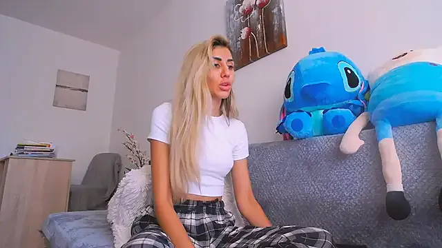 Girls: try live performances with matured performers, from dancing to quirks, in a variety of beautiful sex cams.