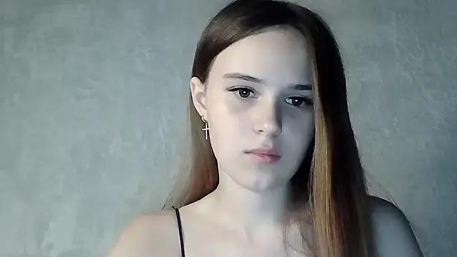 SweetLoraa from StripChat is Freechat