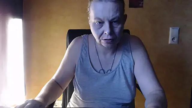 SweetPhoenix76 from StripChat is Freechat