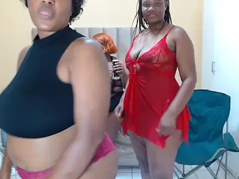 SweetSexyBoobsXx from StripChat is Freechat