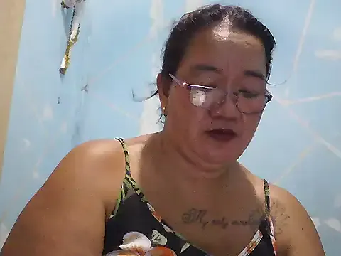 sweetsmile_naughty from StripChat is Freechat