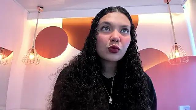 SweetStarr_ from StripChat is Freechat