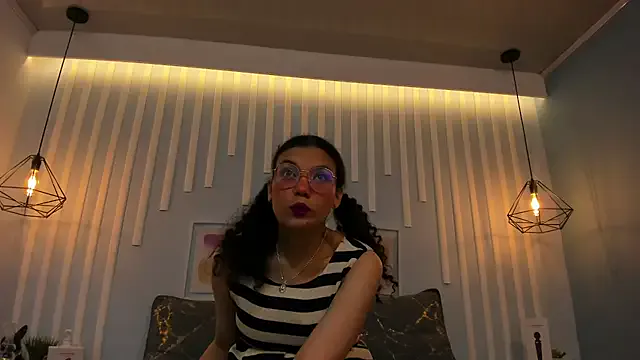 SweetStarr_ from StripChat is Freechat