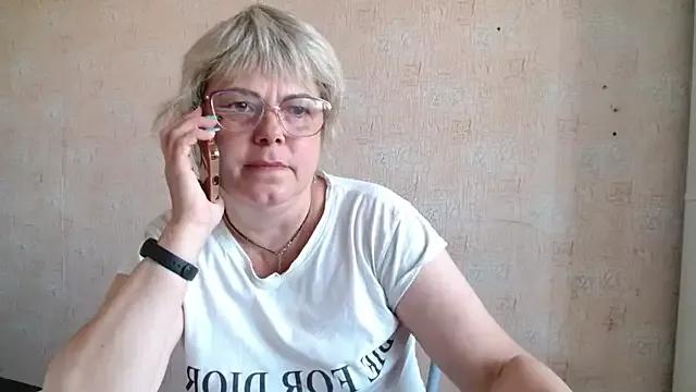 sweetsunset11 from StripChat is Freechat
