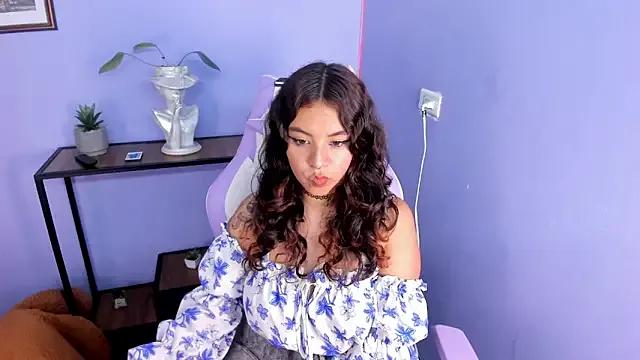 SweetVenuss_ from StripChat is Freechat