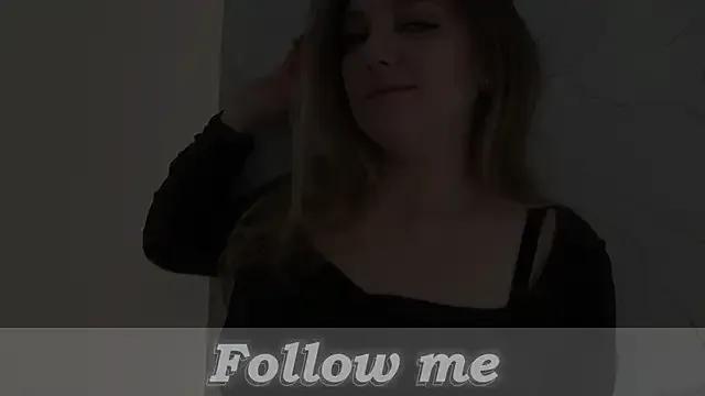 SweetyKatherine from StripChat is Freechat