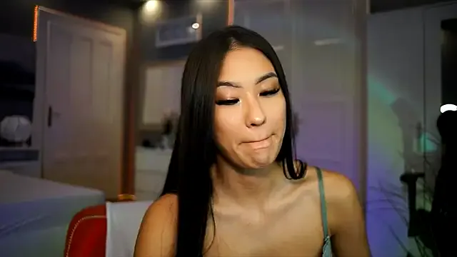 SyrenAsia from StripChat is Freechat