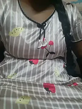 tamil-reena from StripChat is Freechat