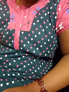 tamil-reena from StripChat is Freechat