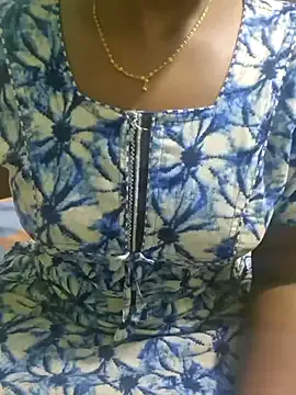 TAMIL-URVASHI from StripChat is Freechat