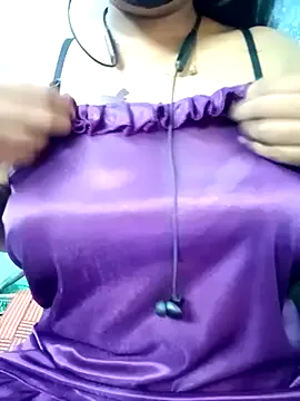 tamil_Vennila from StripChat is Freechat