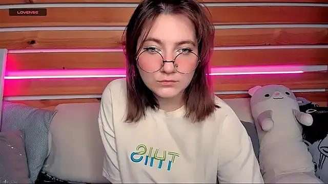 Tara_Grainn from StripChat is Freechat