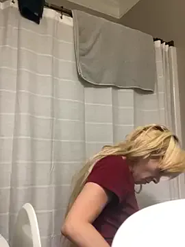 TaylorMade2223 from StripChat is Freechat