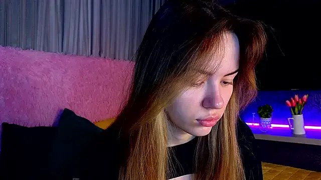 telari0l0ve from StripChat is Freechat