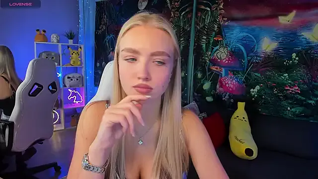 TessaGrays from StripChat is Freechat