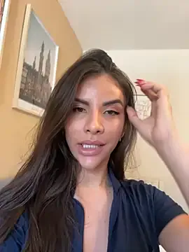 Thaylla_sophiiia from StripChat is Freechat