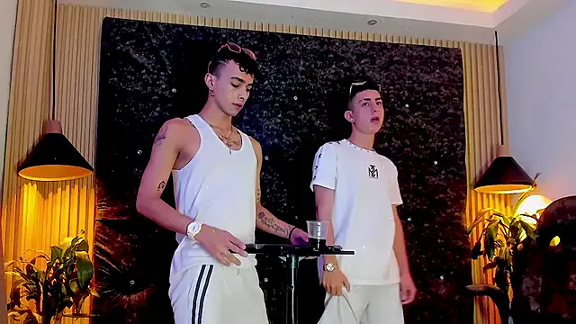 Girls: try live performances with matured performers, from dancing to quirks, in a variety of beautiful sex cams.