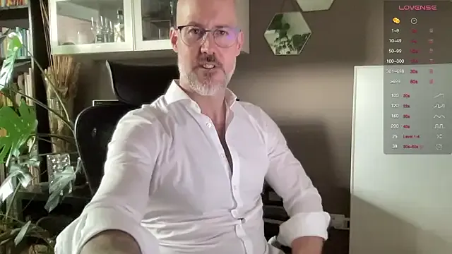 the_new_fit_rubinho from StripChat is Freechat