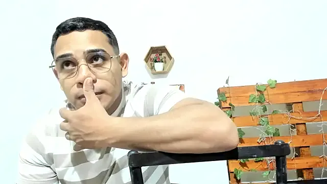 Thiago_Thompson from StripChat is Freechat