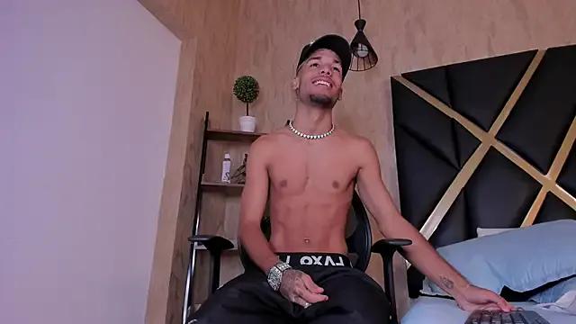 Thiagoferreti from StripChat is Freechat