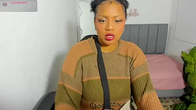 THIANA_TAY from StripChat is Freechat
