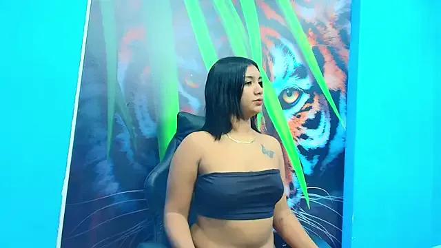 thifany_girlshot from StripChat is Freechat