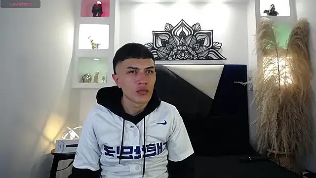 Girls: try live performances with matured performers, from dancing to quirks, in a variety of beautiful sex cams.