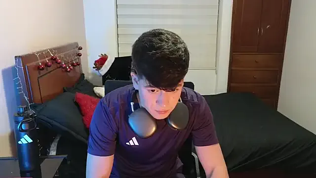 tightncuteass from StripChat is Freechat