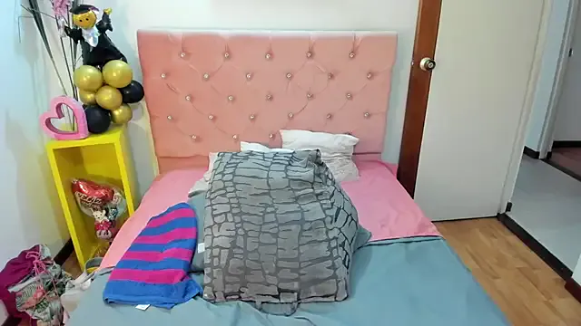 tinalorenz_ from StripChat is Freechat