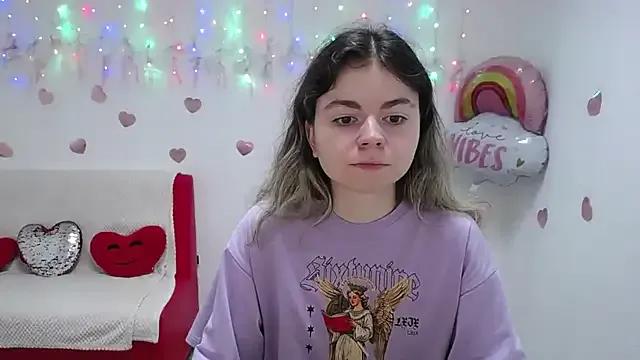 TinaRedly from StripChat is Freechat