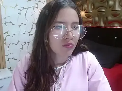 tinibunny from StripChat is Freechat