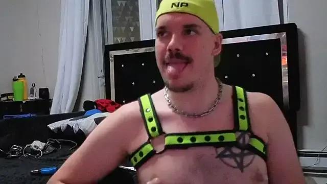 Trashy_Whiteboy from StripChat is Freechat